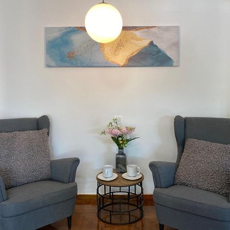 Galaxy Home Spacious & Renovated Apartment Athén Kültér fotó